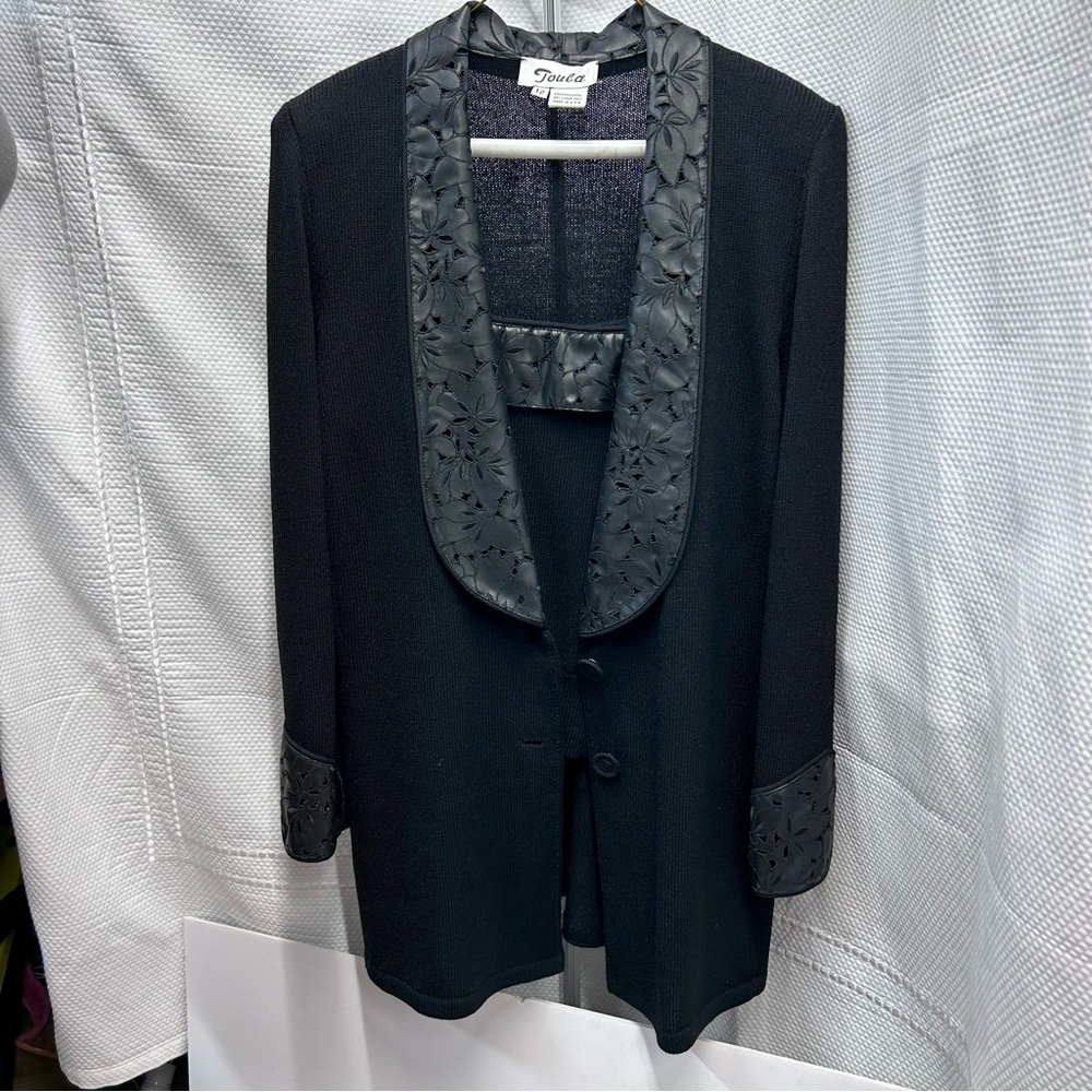 Black Floral‎ Trim Jacket by Toula 2pc filigree embroidery collar, faux leather